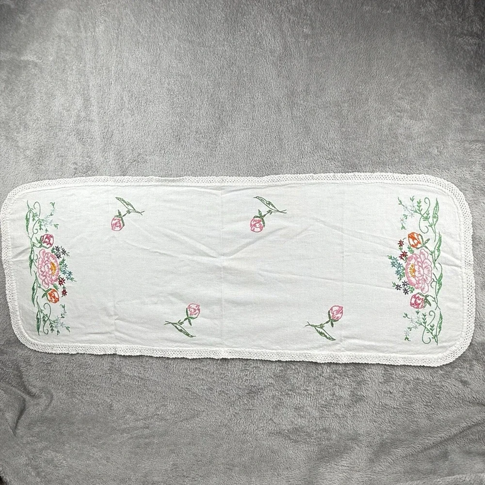 Vintage Ivory Table Runner Decor Floral Bouquet Embroidered Lace‎ Tulip Coquette